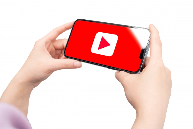 YouTube動画の削除依頼方法と費用相場を弁護士が解説！